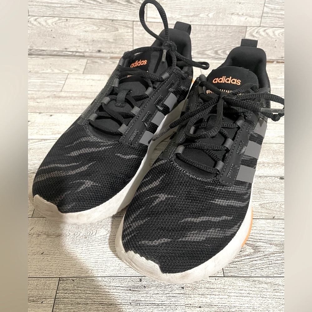 Adidas Boys 5.5 black camo